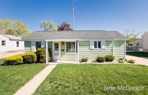 1347 Grant Ave, Grand Haven, MI, 49417-2011 | Card Image