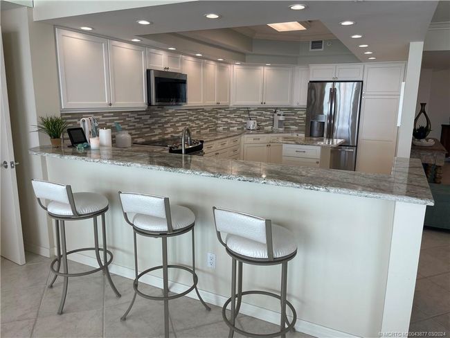 APT-303 - 8600 Ocean Dr, Condo with 3 bedrooms, 3 bathrooms and null parking in Jensen Beach FL | Image 11
