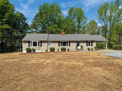 20310 Ivor Rd, Courtland, VA, 23837-2707 | Card Image