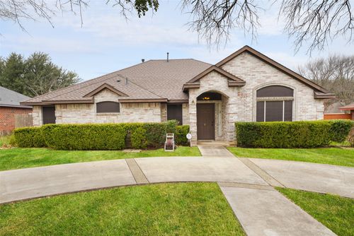 801 S Parks Dr, Desoto, TX, 75115-6301 | Card Image