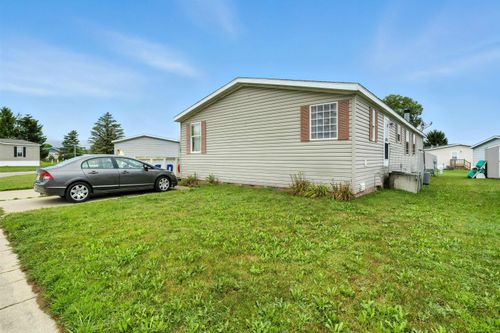 1905 Magnolia St, Columbus, MI, 48063-3247 | Card Image