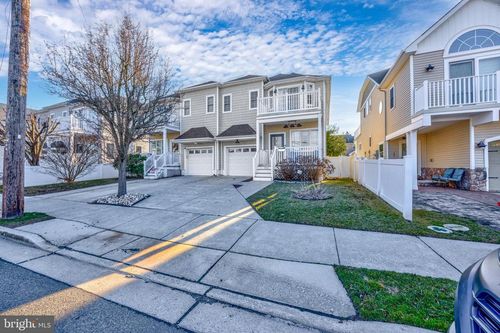140 W Cresse Ave, WILDWOOD, NJ, 08260-1414 | Card Image