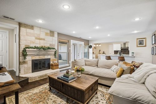 1433 Lincoln Pl, Carrollton, TX, 75006-1406 | Card Image