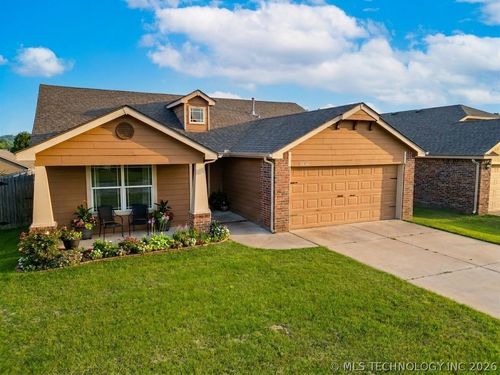 10410 S Prescott St, Jenks, OK, 74037-7481 | Card Image