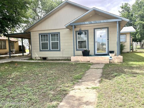 2112 N 1st St, Tahoka, TX, 79373-5219 | Card Image