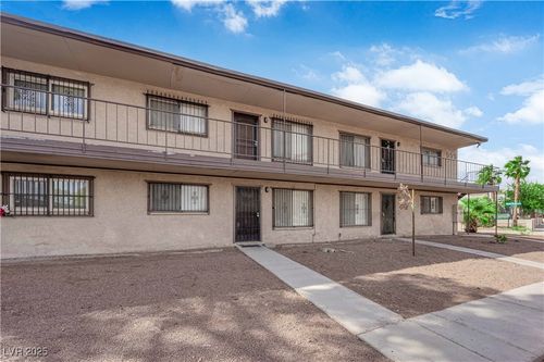 2-555 S Royal Crest Cir, Las Vegas, NV, 89169-3887 | Card Image