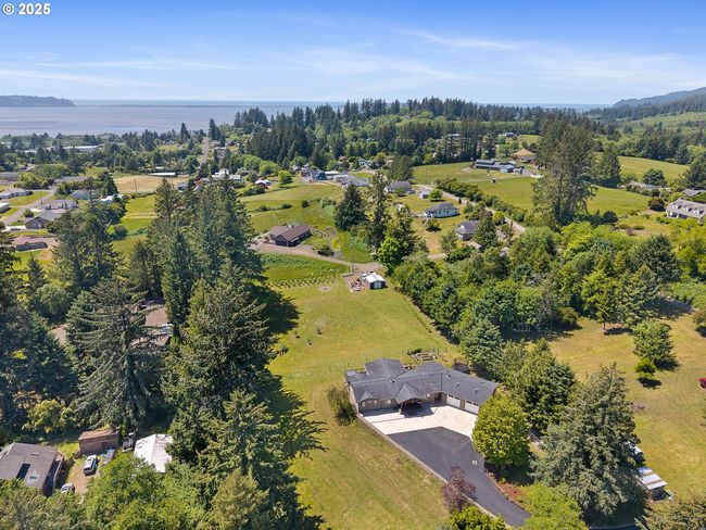 7705 Seattle Ave, House other with 4 bedrooms, 3 bathrooms and 3 parking in Bay City OR | Image 4