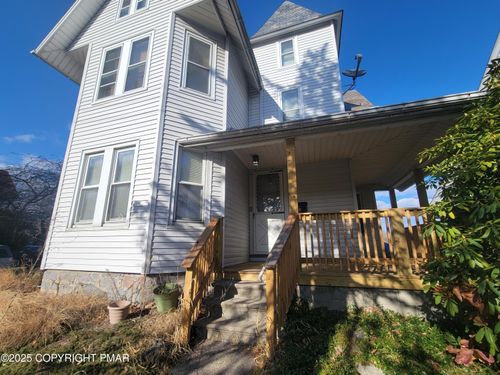 529 Market St, Bangor, PA, 18013-1801 | Card Image