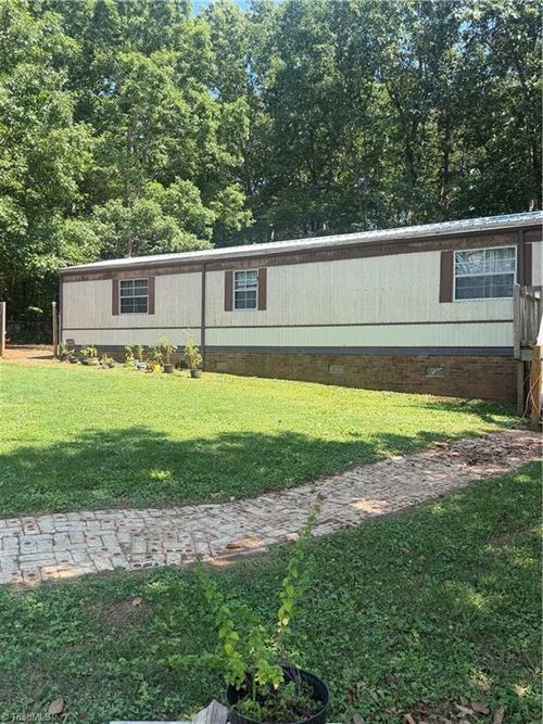 7305 Millcroft Ct, Pleasant Garden, NC, 27313-9765 | Card Image