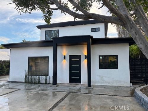 22528 Burbank Blvd, Woodland Hills, CA, 91367-6810 | Card Image