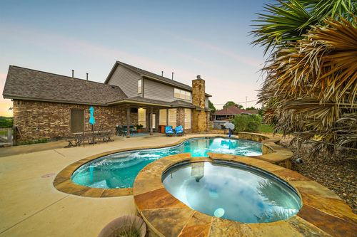 559 County Road 002, Hallettsville, TX, 77964-4538 | Card Image