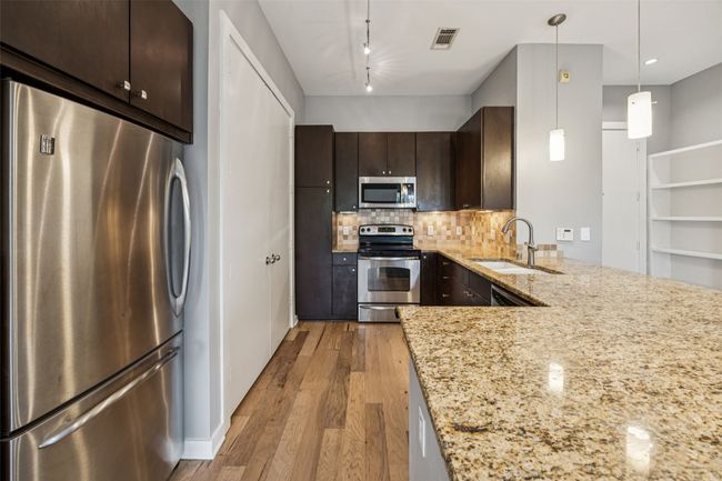 APT-419 - 2950 Mckinney Ave, Condo with 2 bedrooms, 2 bathrooms and null parking in Dallas TX | Image 8