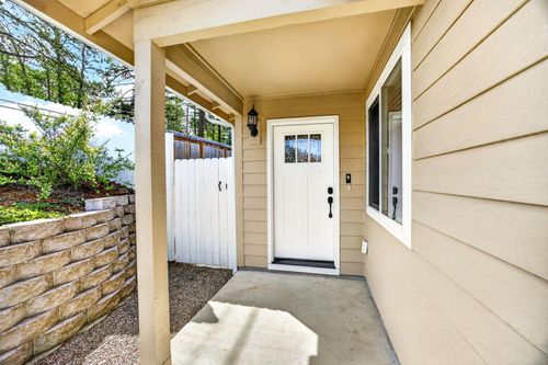 a-and-b-3001 University Rd, Grants Pass, OR, 97527-6468 | Card Image