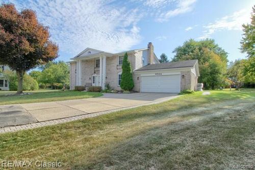 6564 Alderley Way, West Bloomfield, MI, 48322-3847 | Card Image