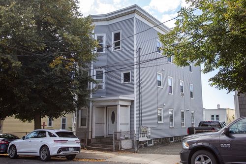 103 Central Ave, Chelsea, MA, 02150-4464 | Card Image