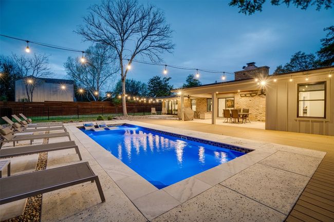 11 Sunset Trl, House other with 3 bedrooms, 3 bathrooms and 12 parking in Sunset Valley TX | Image 8