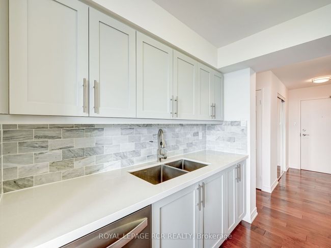 1509 - 330 Rathburn Rd W, Condo with 2 bedrooms, 2 bathrooms and null parking in Mississauga ON | Image 7