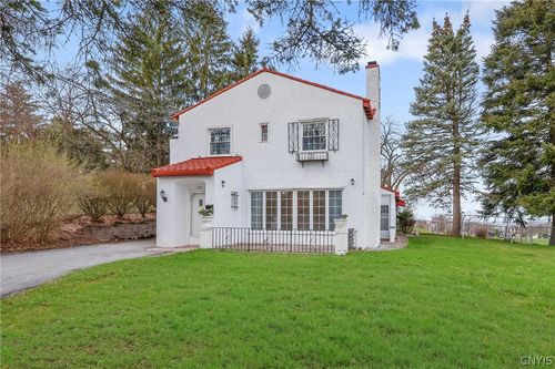 799 Woods Rd, Syracuse, NY, 13209-2011 | Card Image