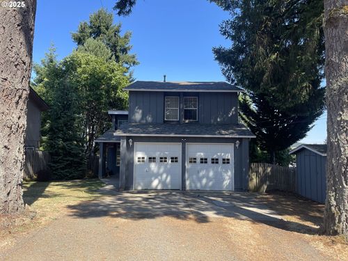 400 Sw Walnut St, Willamina, OR, 97396-2817 | Card Image