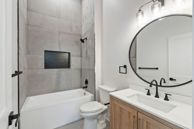 Lower Level Bath | Image 44