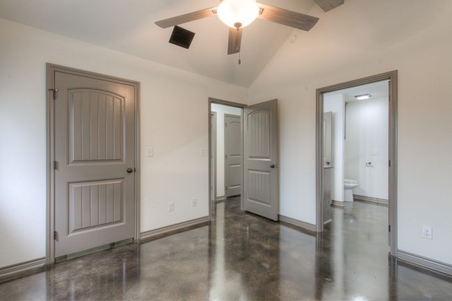 2600 Deer Trl, House other with 2 bedrooms, 1 bathrooms and null parking in Granbury TX | Image 9