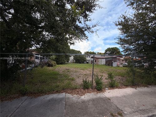 89 Nw 34th Ter, Miami, FL, 33127-3514 | Card Image