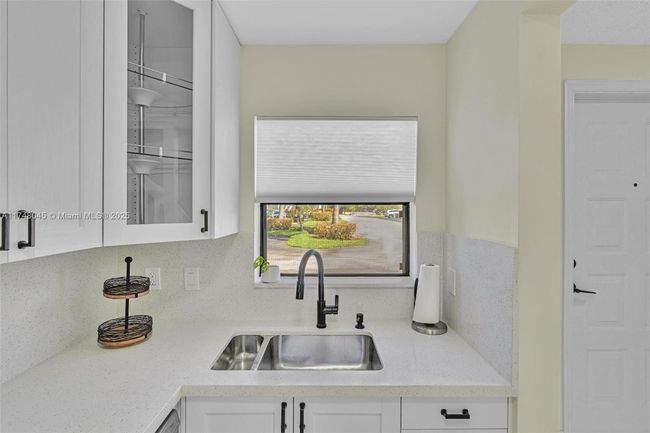 4107 Ne 21 St Ter, Townhouse with 1 bedrooms, 2 bathrooms and null parking in Lighthouse Point FL | Image 8