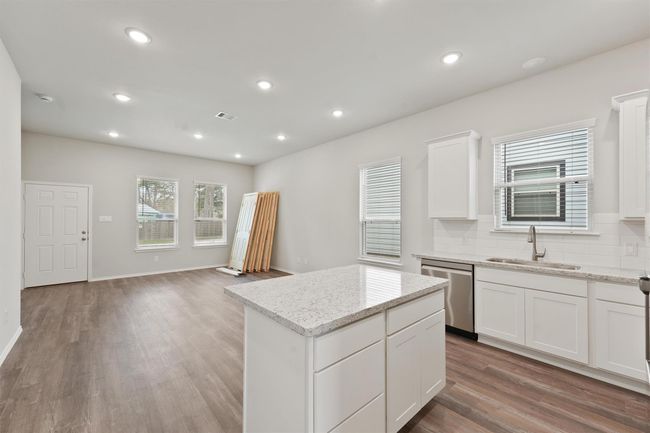 10196 Barberry St, House other with 3 bedrooms, 3 bathrooms and null parking in Willis TX | Image 10