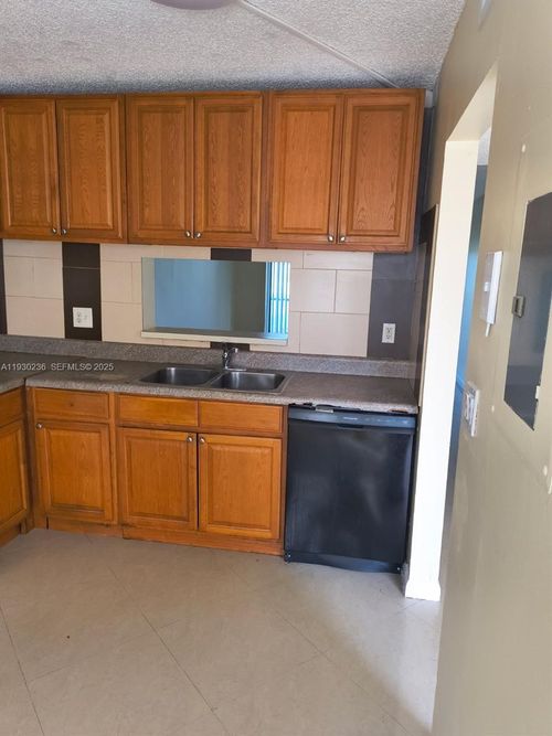 apt-a3-7941 Southgate Blvd, North Lauderdale, FL, 33068-1140 | Card Image