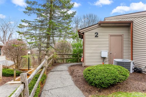 21 Scenic Vw, Yorktown Heights, NY, 10598-5139 | Card Image