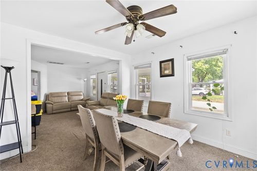 7 W Berry St, Sandston, VA, 23150-2001 | Card Image