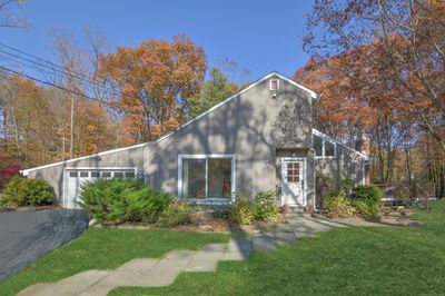 36 S Olmstead Lane, House other with 4 bedrooms, 3 bathrooms and null parking in Ridgefield CT | Image 2