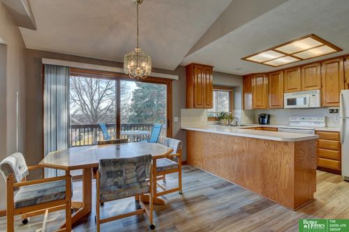 8141 S 69th St, La Vista, NE, 68128-4361 | Card Image