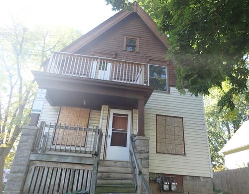 3601 W Clarke Street, Milwaukee, WI, 53210 | Card Image