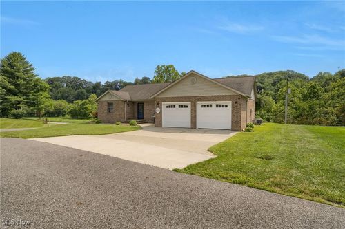 45330 Maple View Cir, Caldwell, OH, 43724-8922 | Card Image