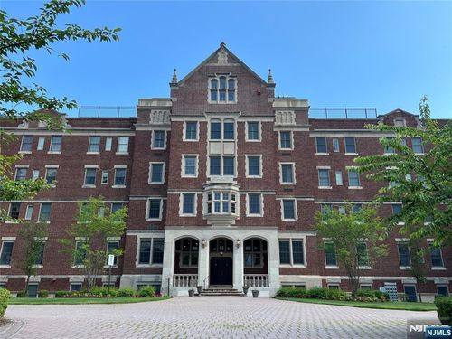 5401 Rio Vista Dr, Mahwah, NJ, 07430-4510 | Card Image