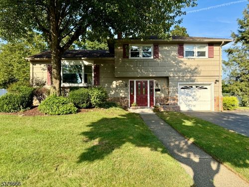 72 Atwood Pl, Wayne, NJ, 07470-3664 | Card Image