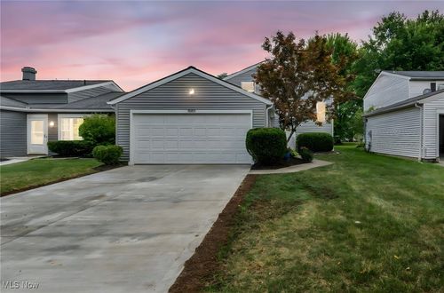 32-8883 Holly Ln, Olmsted Falls, OH, 44138-2701 | Card Image