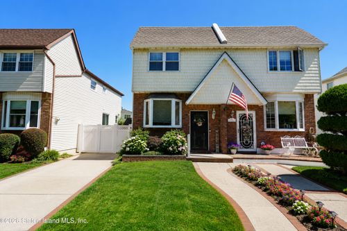 47 Notus Ave, Staten Island, NY, 10312-3122 | Card Image