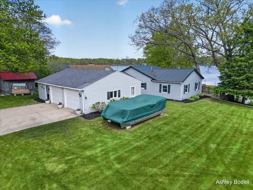 3880 Bell Lake Dr, Ada, MI, 49301-9736 | Card Image