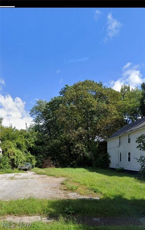 2291 E 90th St, Cleveland, OH, 44106-3457 | Card Image