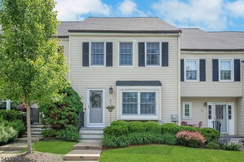 38 Essex Dr, Mendham, NJ, 07945-2002 | Card Image