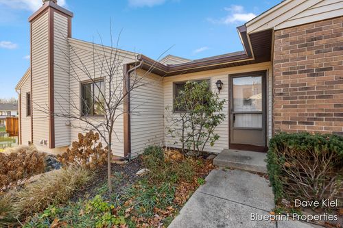 924 Amberwood West Dr Sw, Byron Center, MI, 49315-8311 | Card Image