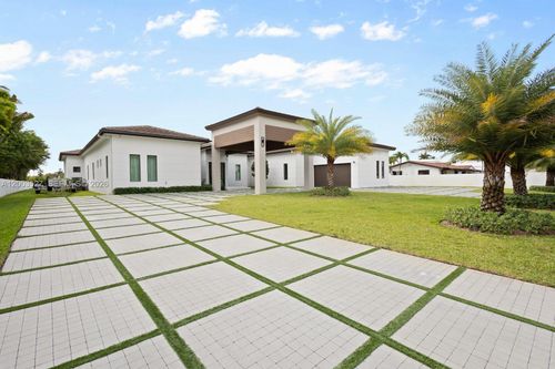0-80 Nw 129th Ave, Miami, FL, 33182-1132 | Card Image