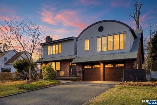 53 Forest Rd, Demarest, NJ, 07627-1206 | Card Image