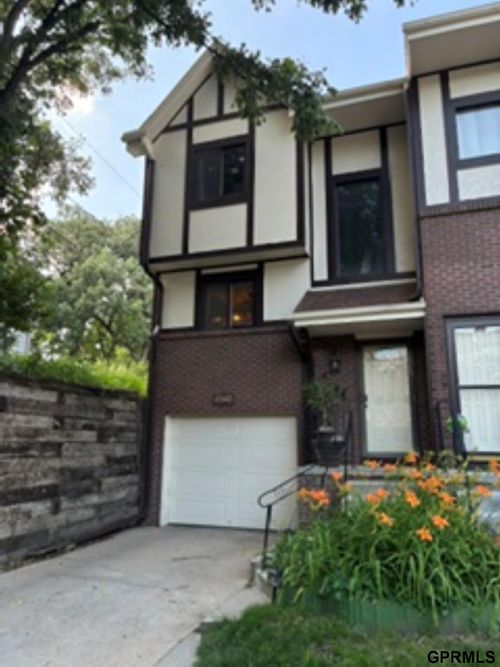 3624 Burt St, Omaha, NE, 68131-1946 | Card Image