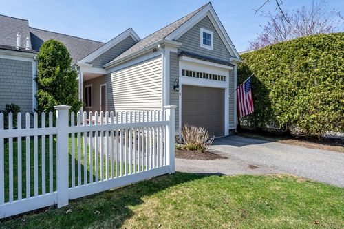 8-8 Hollyhock Knoll Ct, Bourne, MA, 02532-8330 | Card Image