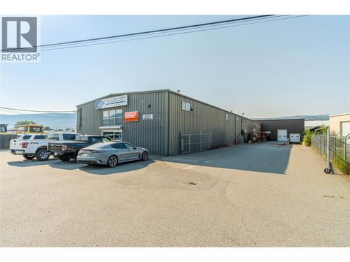 657 Sarcee St W, Kamloops, BC, V2H1E4 | Card Image