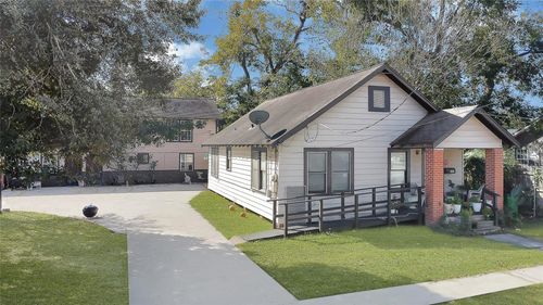 605 E Hunnicutt St, Baytown, TX, 77520-4906 | Card Image