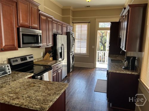 107 W 37th St, Savannah, GA, 31401-8504 | Card Image